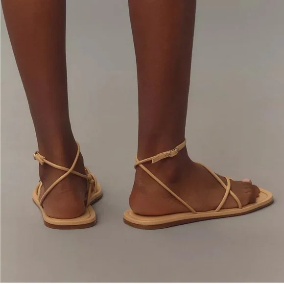 LOQ Granada Sandals - Picture 2 of 6